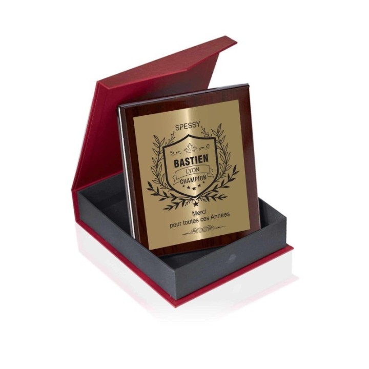 trophee en  bois de rose plaque Or personnalise coffret écrin imprimeur graveur des alpes