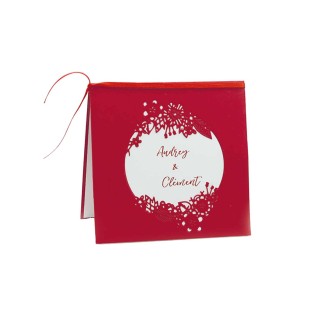Faire-part de mariage  rouge Shangaï découpe harmonie fait apparaitre la carte blanche et ruban satin rouge