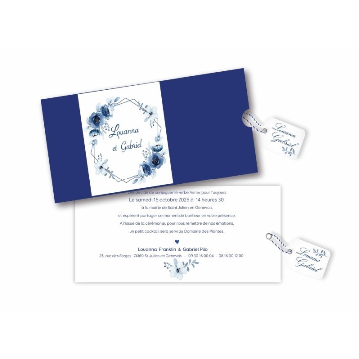 Faire part mariage saphir, pochette  bleu marine, bandeau en fleurs bleutées, étiquette prénom.