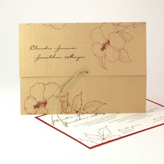 Faire-part mariage, POCHETTE kraft en 3 volets fleurs bordeaux, ficelle naturelle  A GRENOBLE