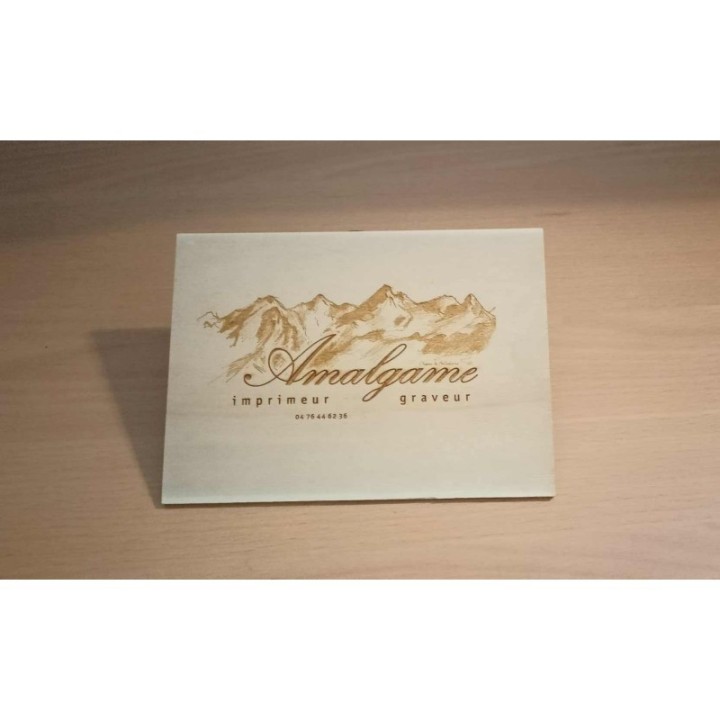 plaque de porte en BOIS  HETRE NATUREL gravée à Grenoble