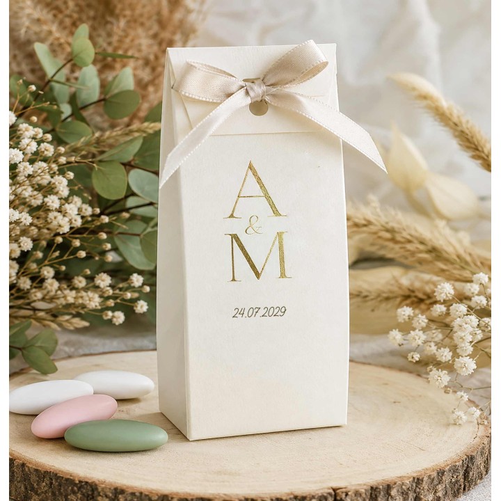 Boite a dragée MARIAGE LUXE AVEC 2 INITIALES  EN LETTRES DOREES , faire part haut de gamme a Grenoble