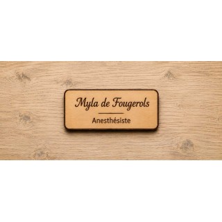 BADGE EN BOIS NATUREL RECTANGULAIRE de 55x20 mm GRAVEE personnalise, nom et prénom et fonction