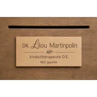 plaque boite aux lettres en bois de tilleul gravée, grand format  personnalisée  à Grenoble