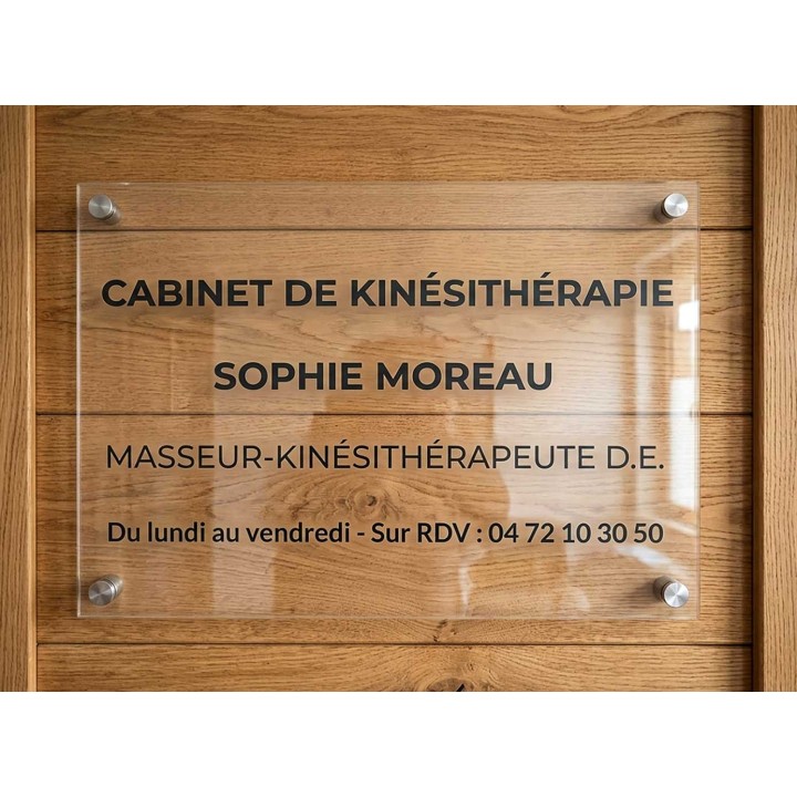 plaque Plexiglas transparent cabinet de kinésithérapie lettres noires personnalisée à Grenoble