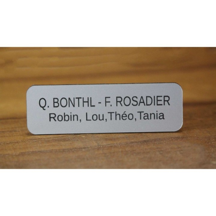 Plaque boite aux lettres Grise, Lettres noires, gravée à Grenoble