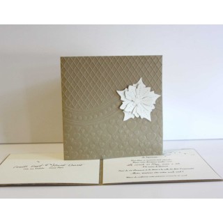 Faire part mariage  KRAFT
couverture avec un joli gaufrage et fleur